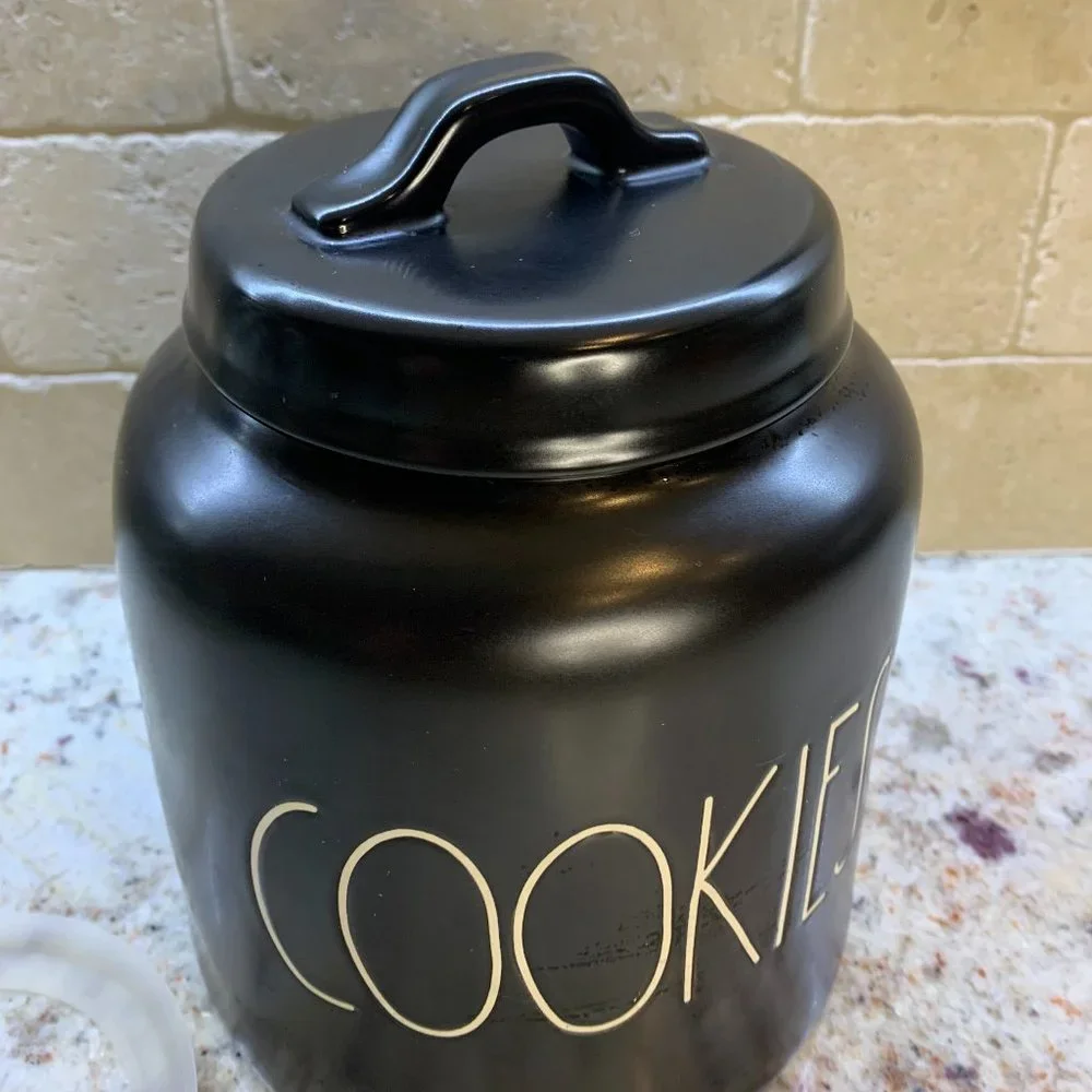Rae Dunn Cookie Jar - Black 🍪🍪🍪
